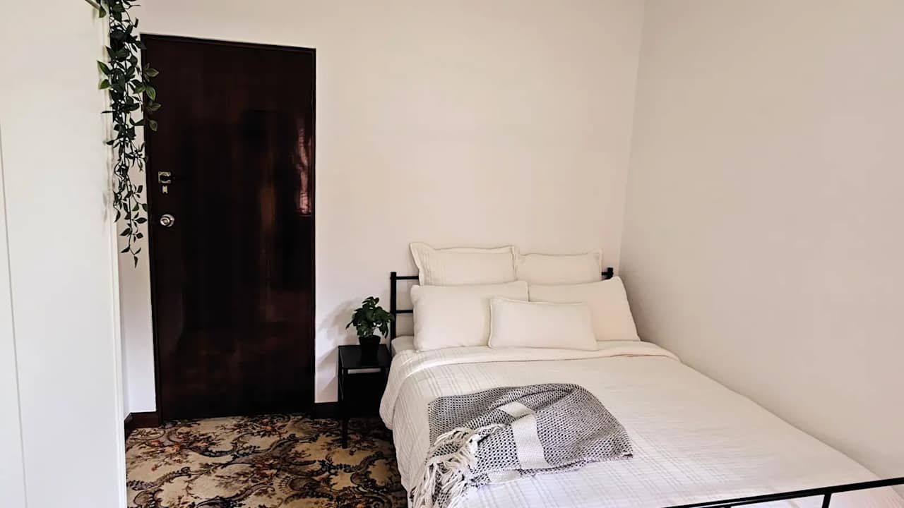 Furnished room in a flatshare