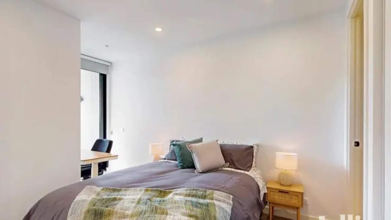Furnished room with ensuite in a flatshare