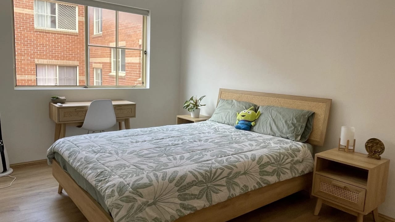 Furnished room in a flatshare