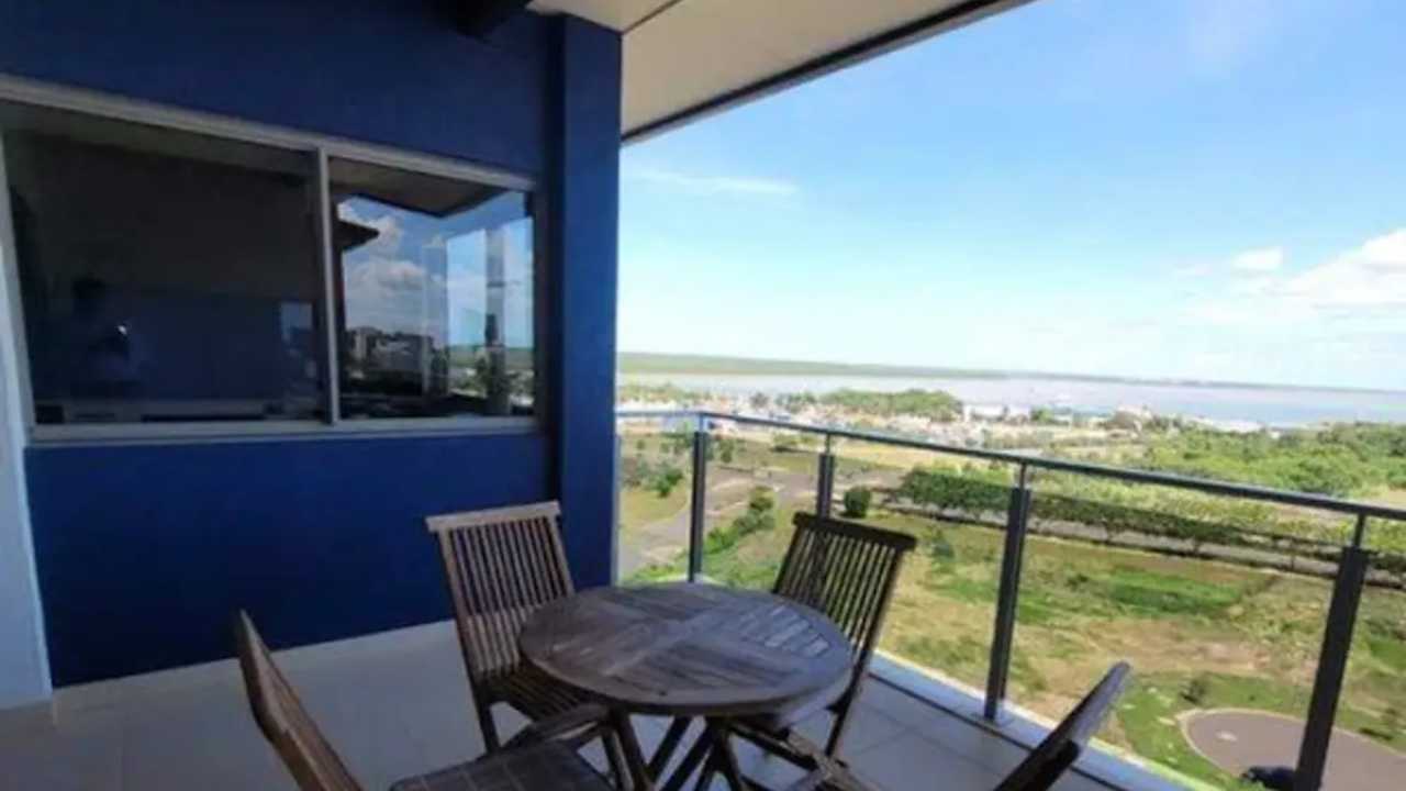 Furnished room with ensuite in a flatshare