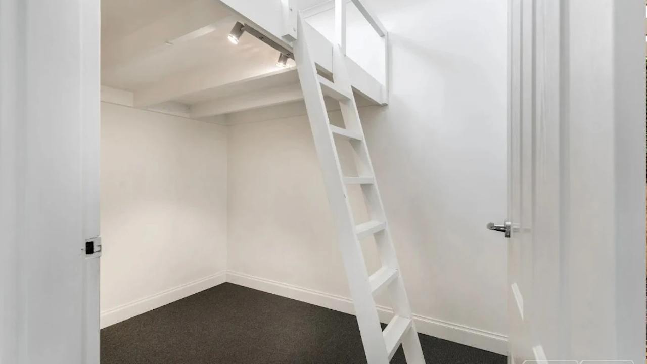 Room in a share house