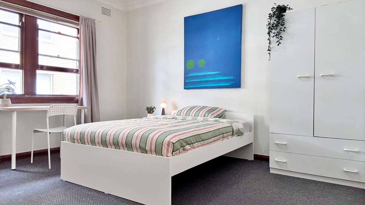 Furnished room in a share house