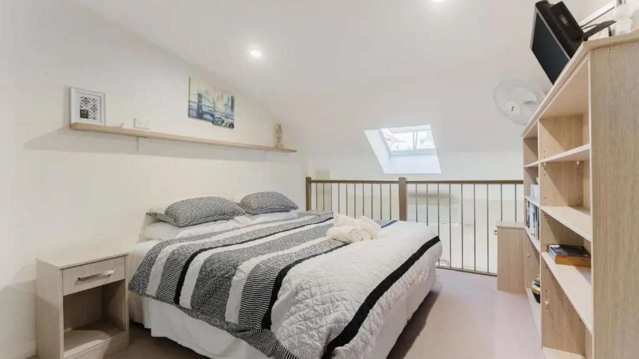 Furnished room studio flat for rent