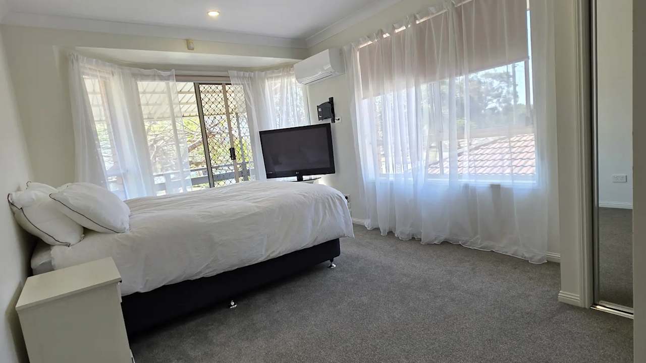 Furnished room in a share house