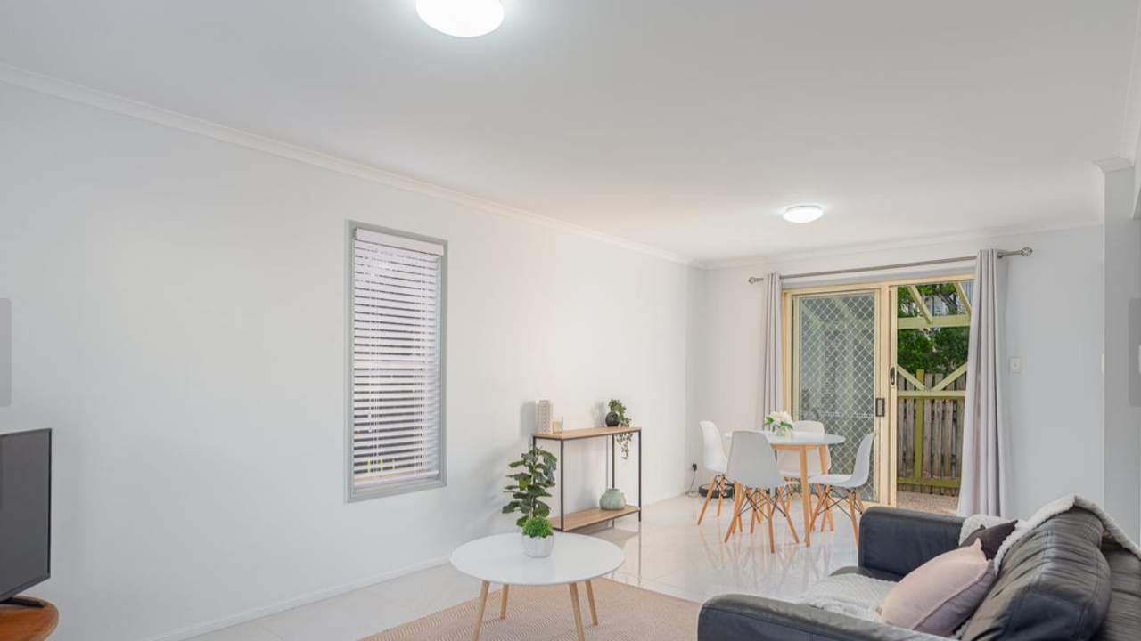 Whole property with 3 rooms for rent