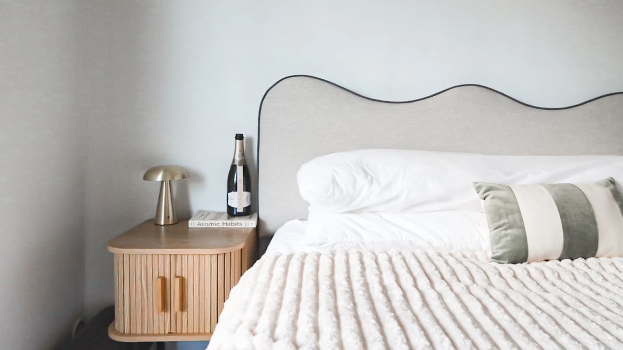 Furnished room with own bathroom