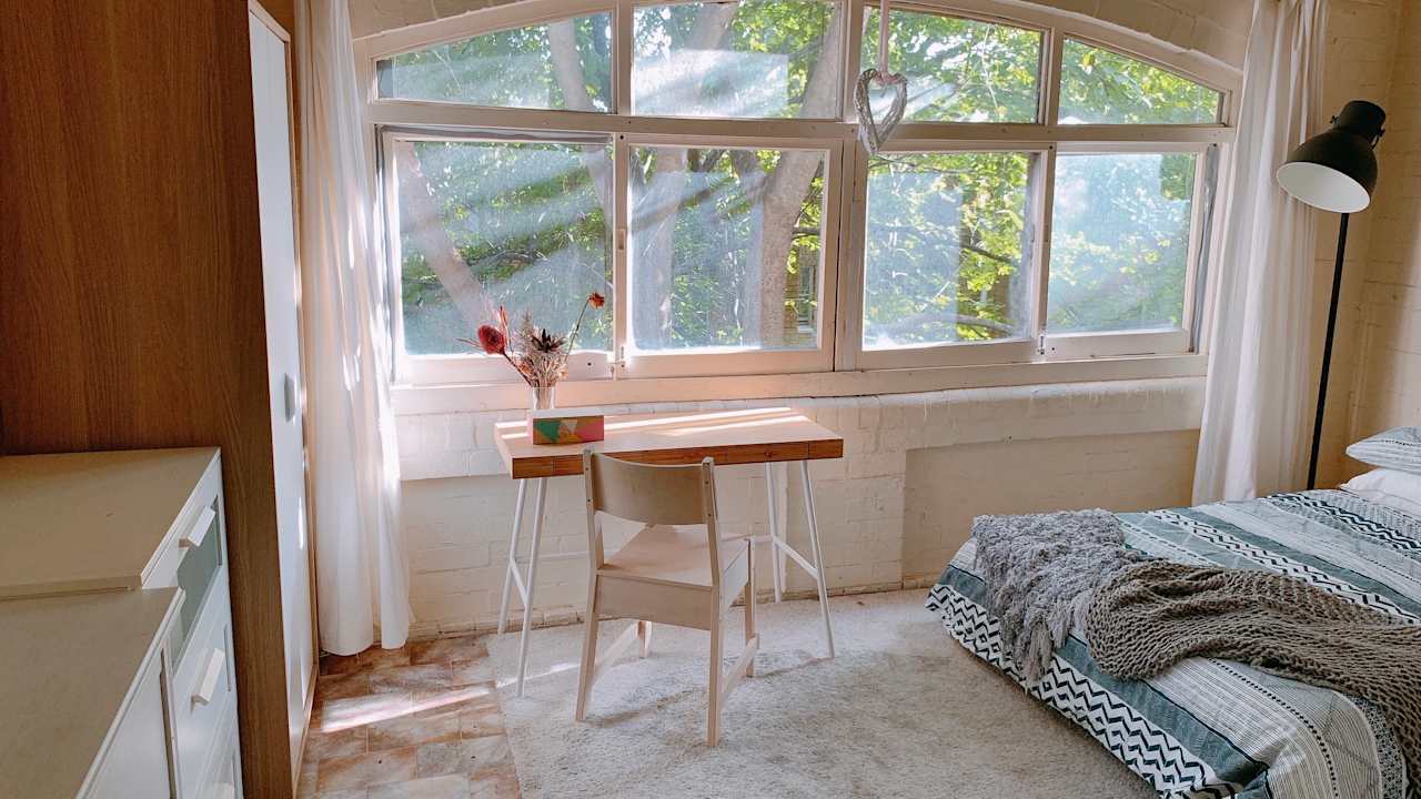 Furnished room in a share house