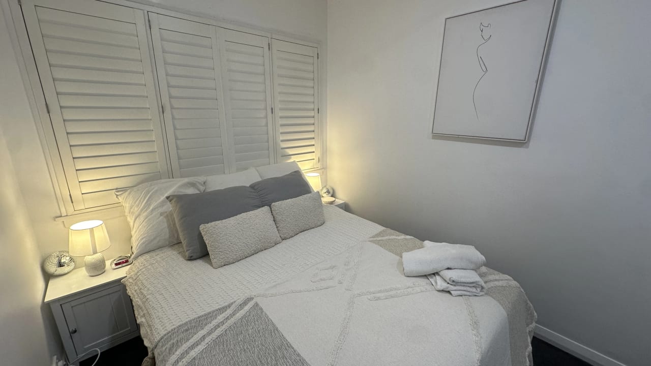 Furnished room in a flatshare