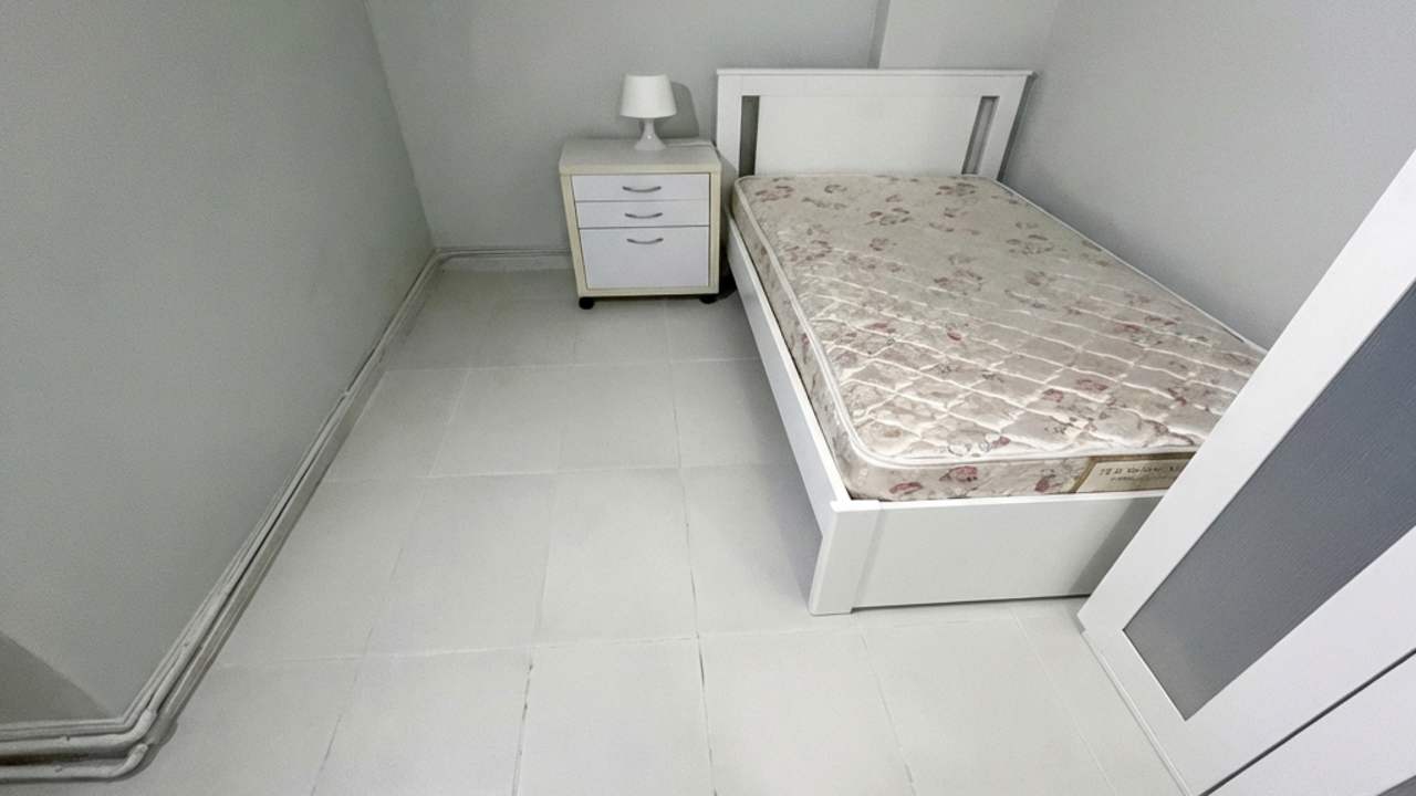 Room studio flat for rent