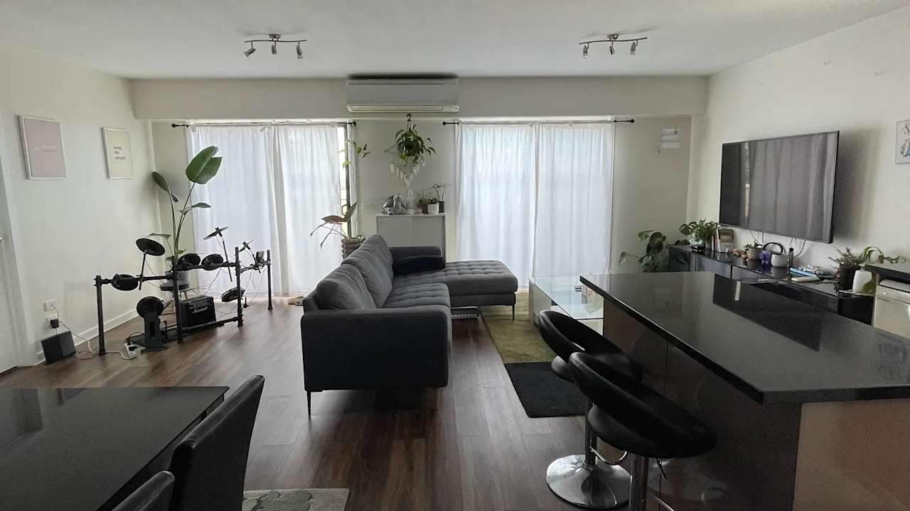 Furnished room with ensuite in a flatshare