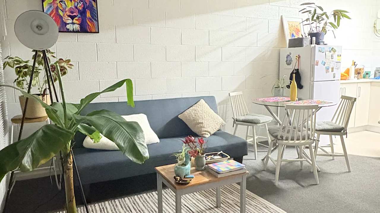 Furnished room studio flat for rent
