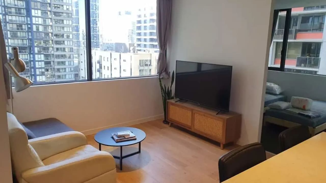 Furnished room in a flatshare