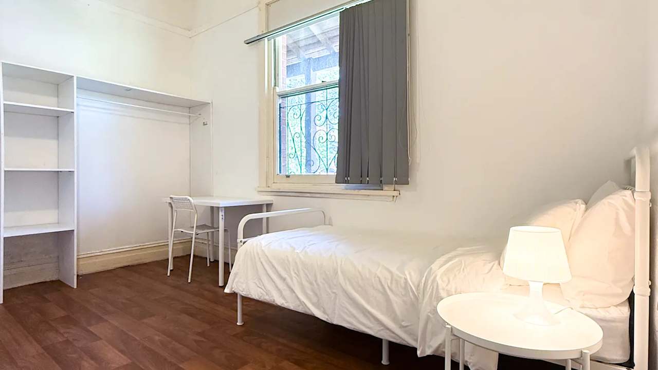 Furnished room in a share house