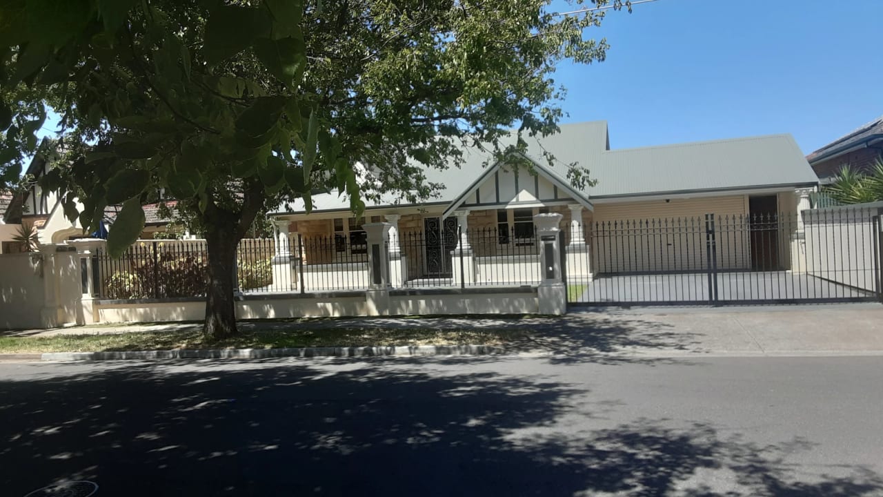 Furnished room studio flat for rent