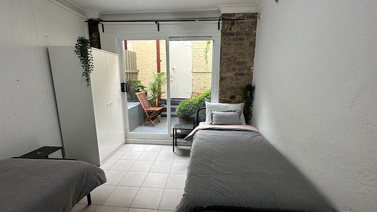 Furnished room with ensuite in a flatshare
