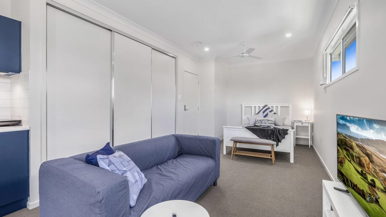 Furnished room studio flat for rent