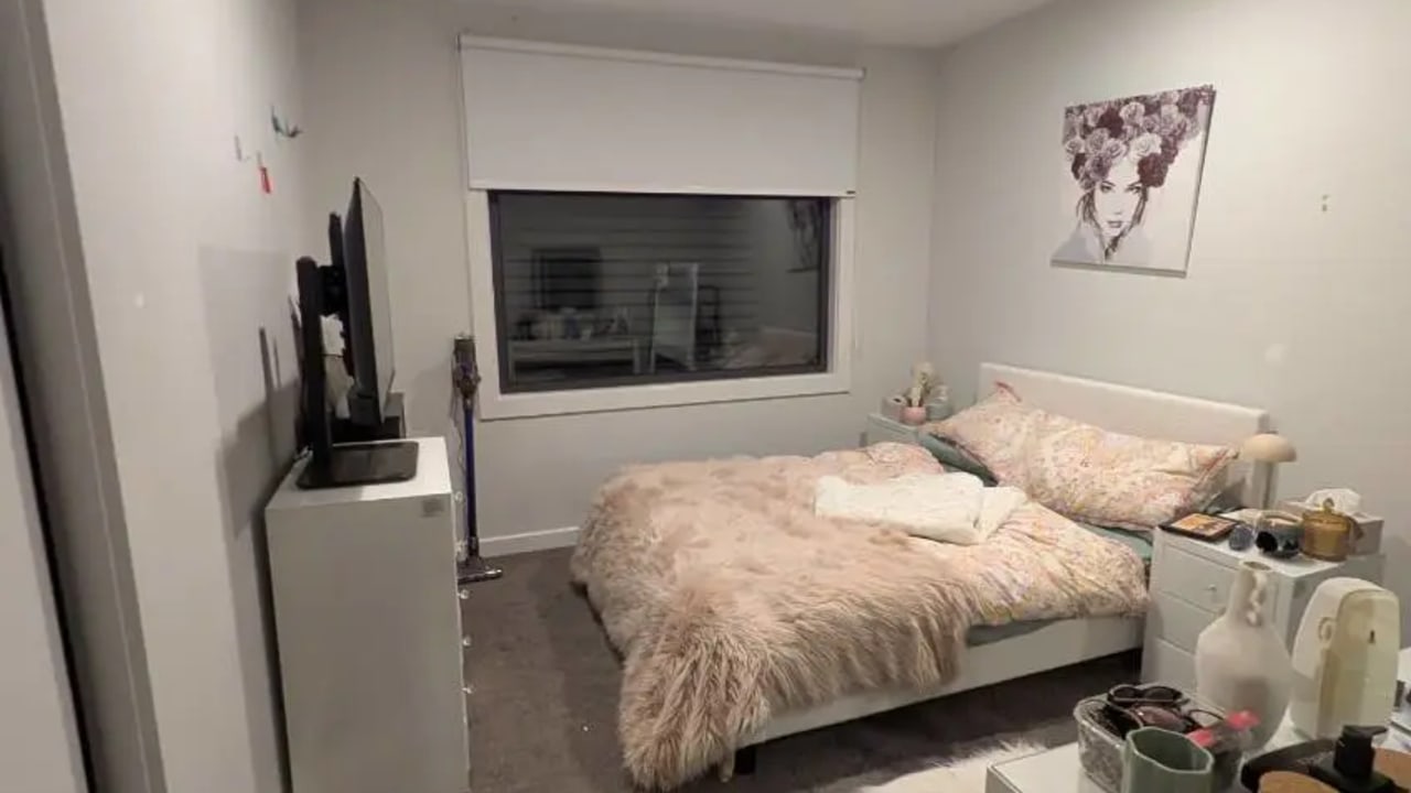 Room in a share house