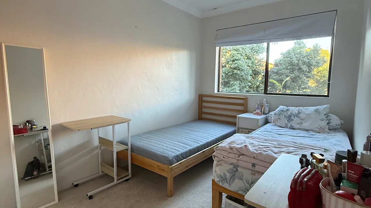 Furnished room in a flatshare