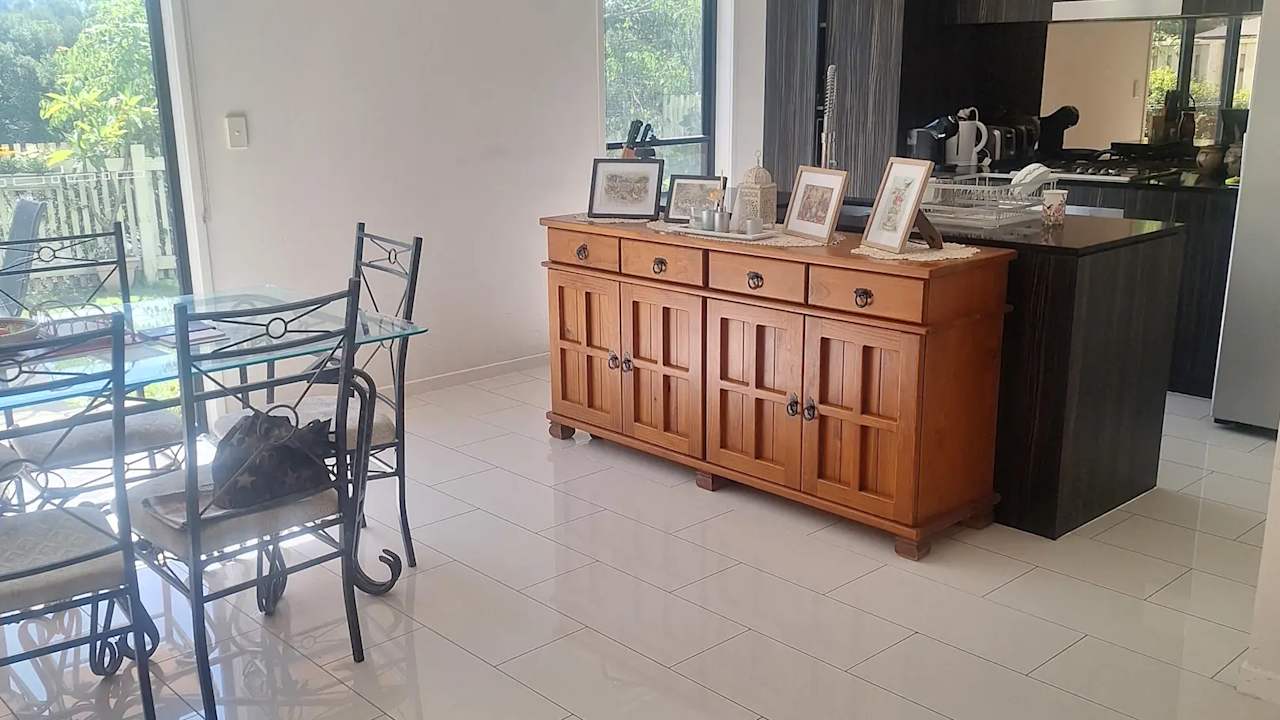 Unfurnished room in a share house