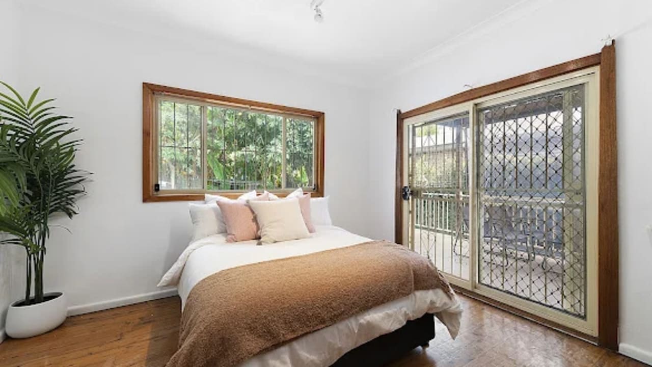 Room in a share house