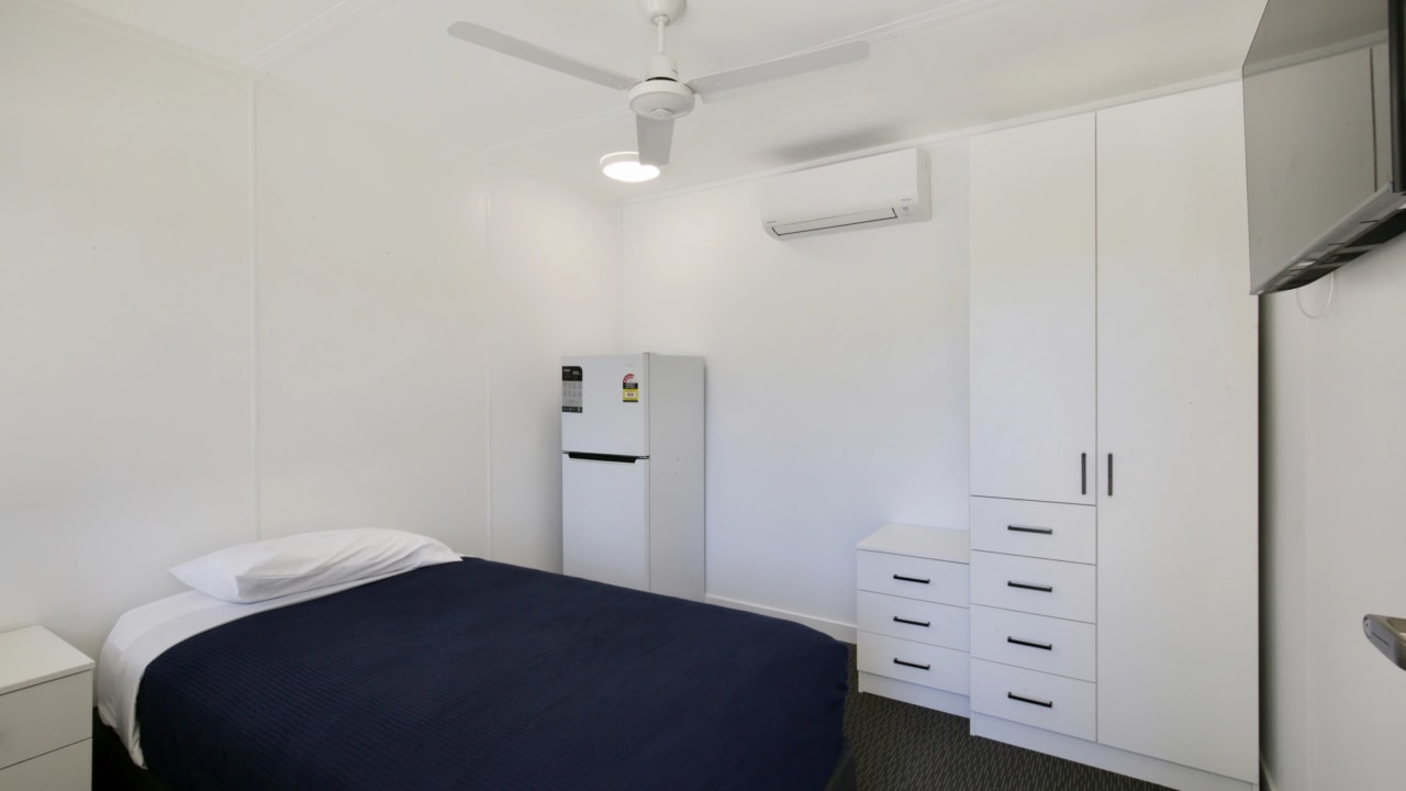Whole property with 6 rooms for rent