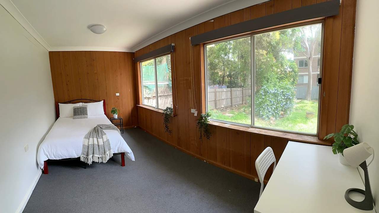 Furnished room in a flatshare