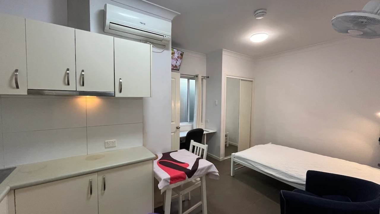 Furnished room studio flat for rent
