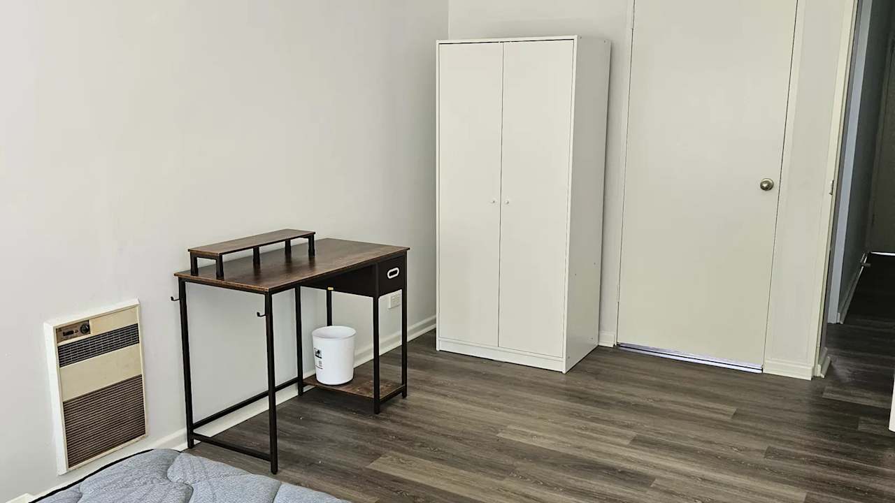 Furnished room in a flatshare