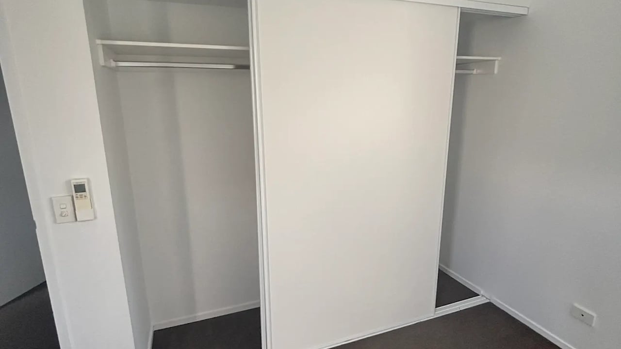 Unfurnished room with own bathroom