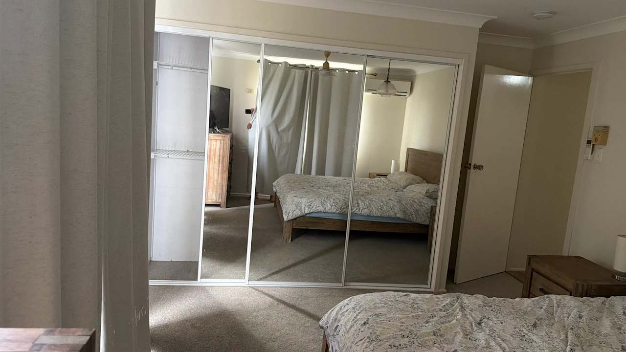 Furnished room in a share house