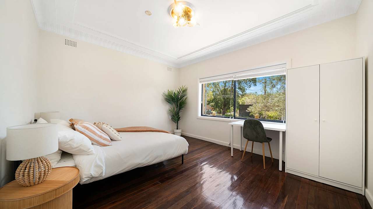 Room in a share house