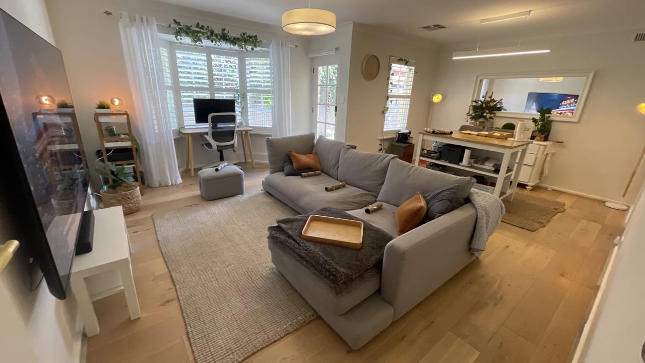 Unfurnished room in a flatshare