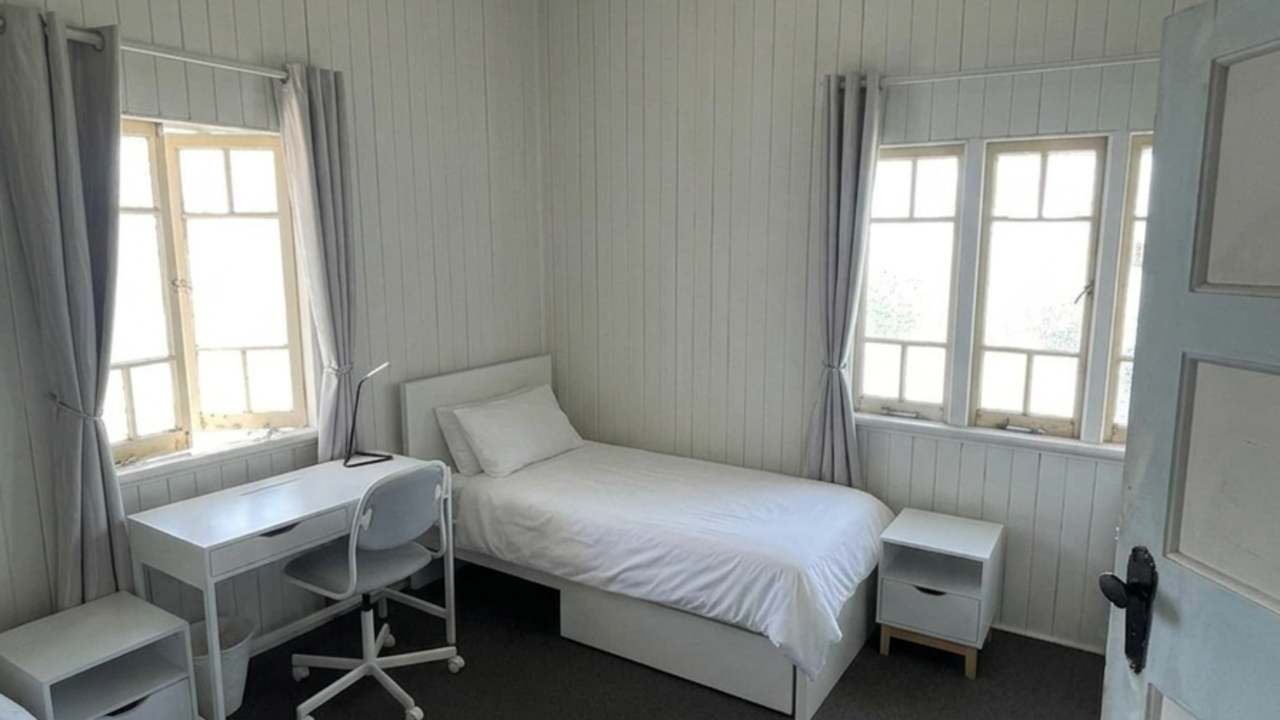 Room in a share house