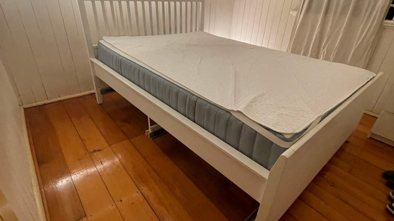 Unfurnished room in a share house