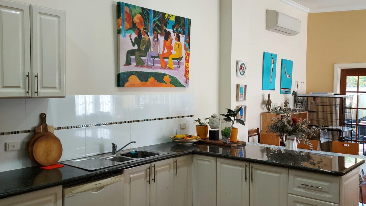 Room in a share house