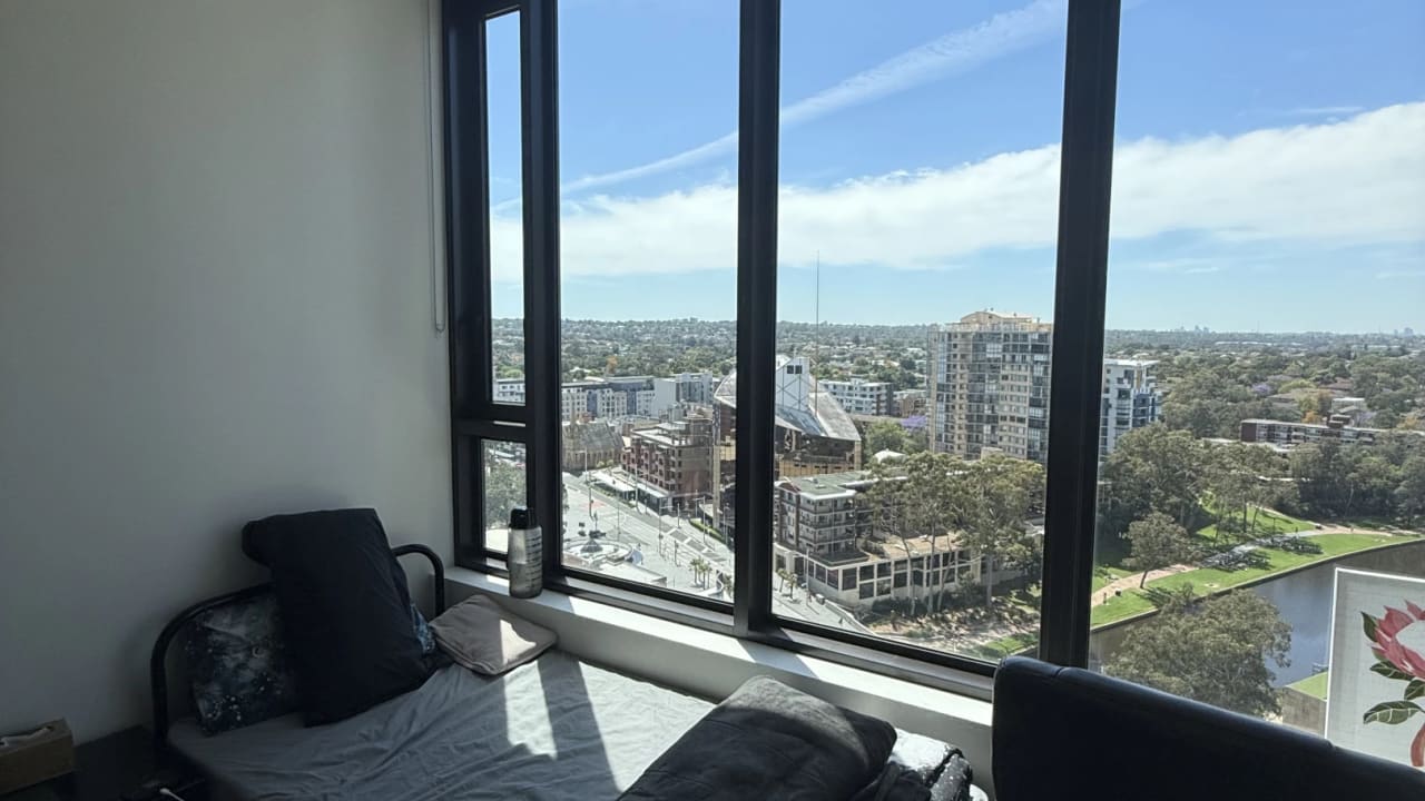 Furnished room with ensuite in a flatshare