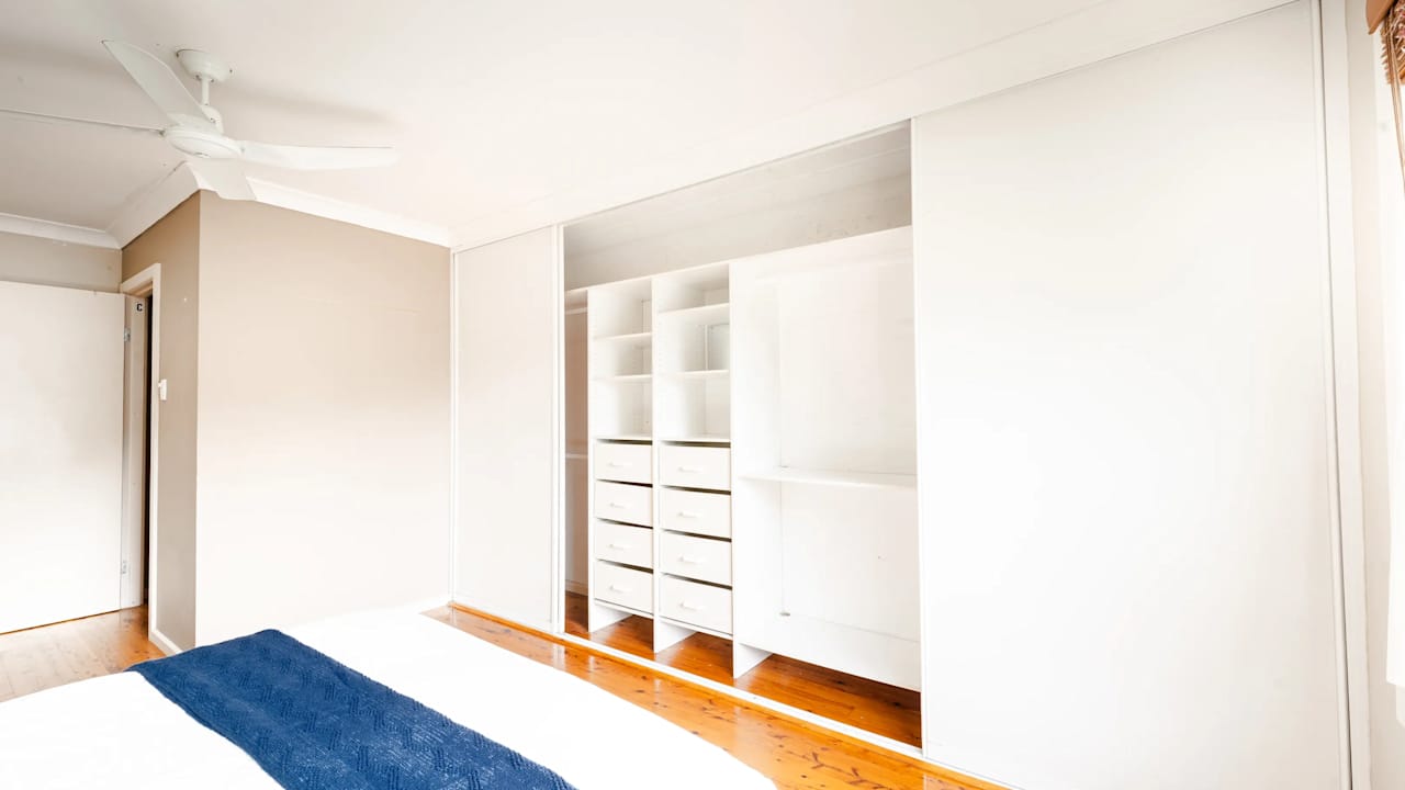 Furnished room in a share house