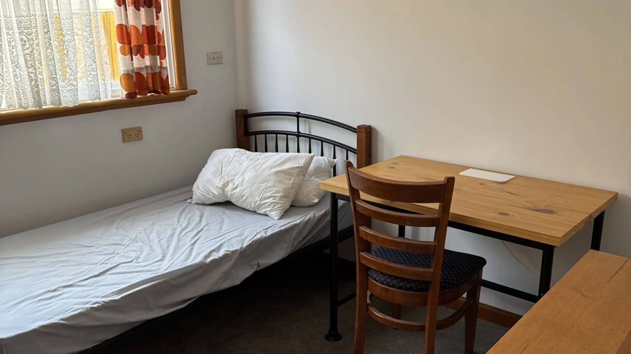 Unfurnished room in a share house
