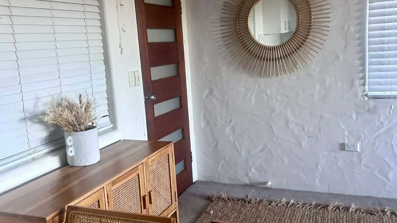 Unfurnished room in a flatshare