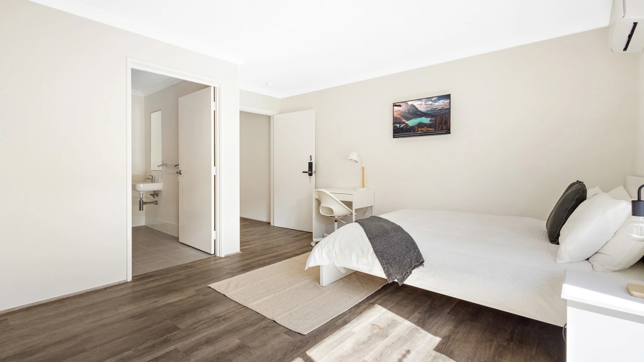 Furnished room with own bathroom