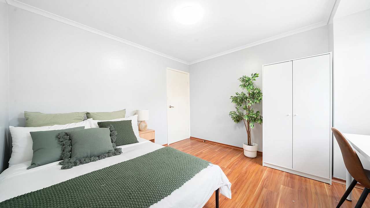 Room in a share house