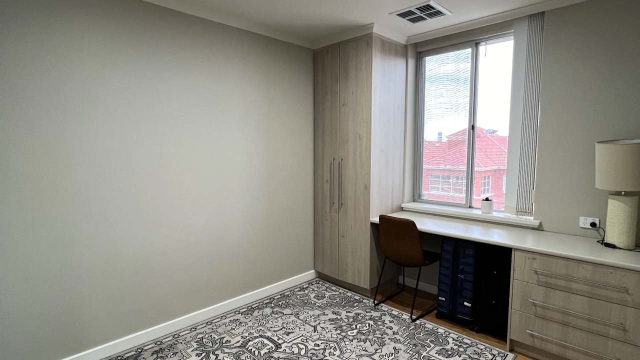 Furnished room in a flatshare