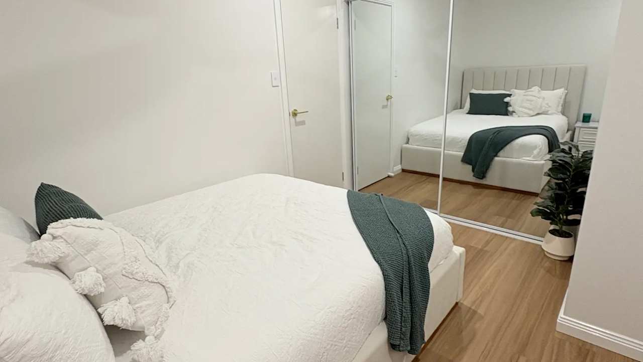 Furnished room in a share house