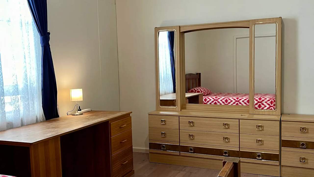 Furnished room in a share house