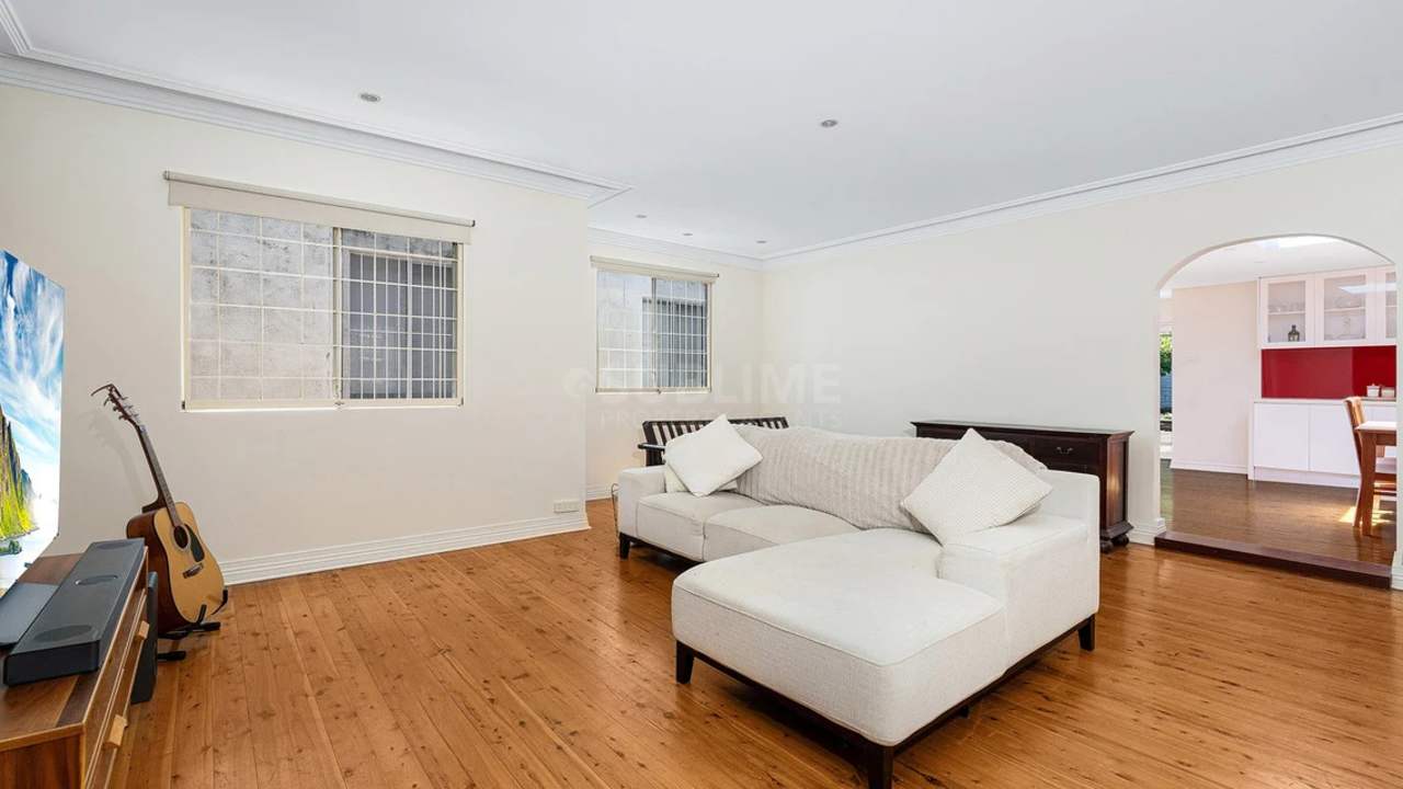 Unfurnished room in a share house