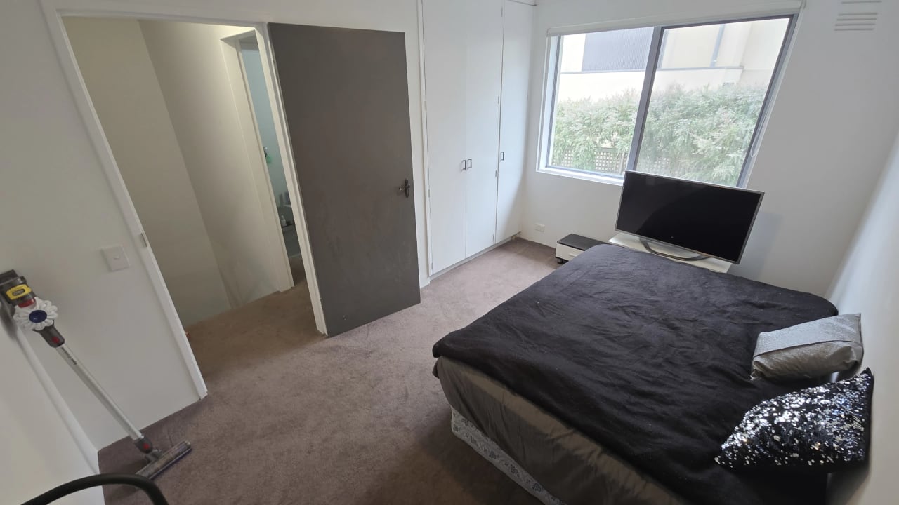 Unfurnished room in a share house