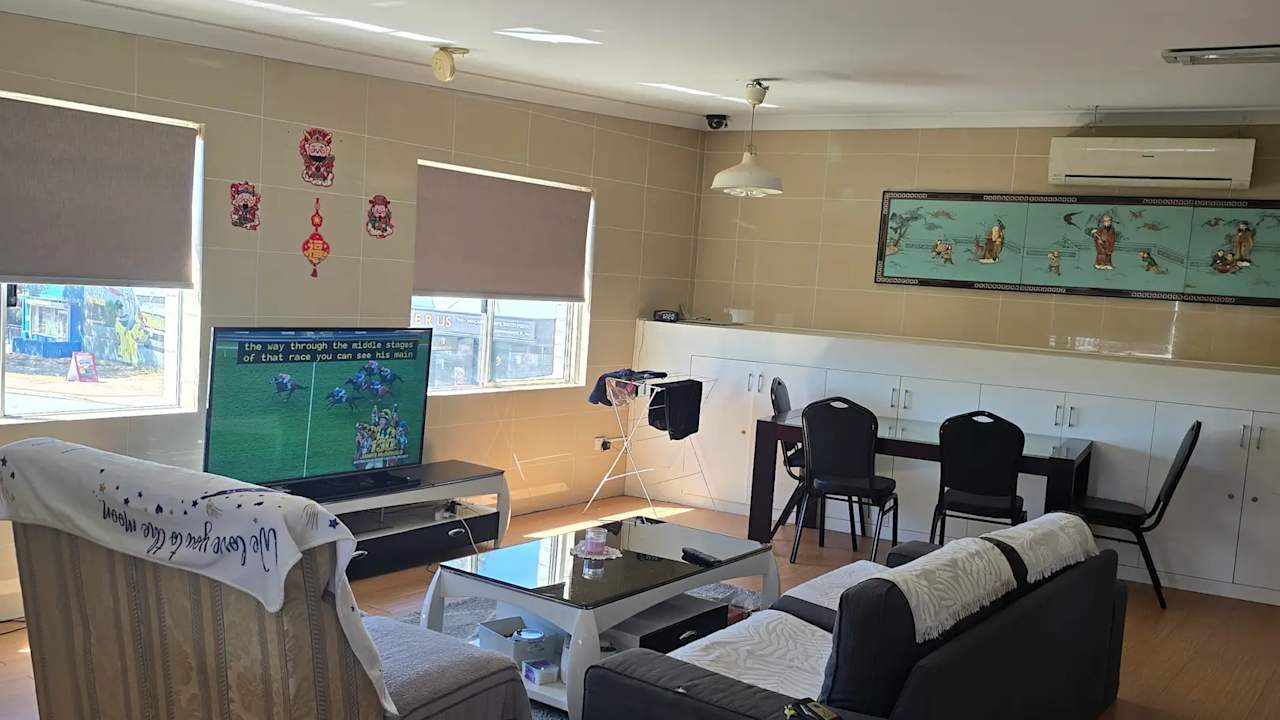 Furnished room in a flatshare