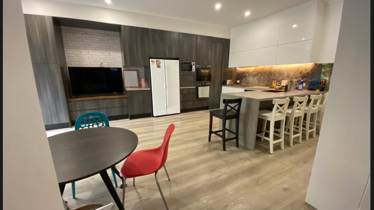 Room in a share house