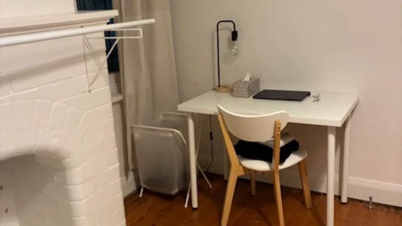 Room in a share house