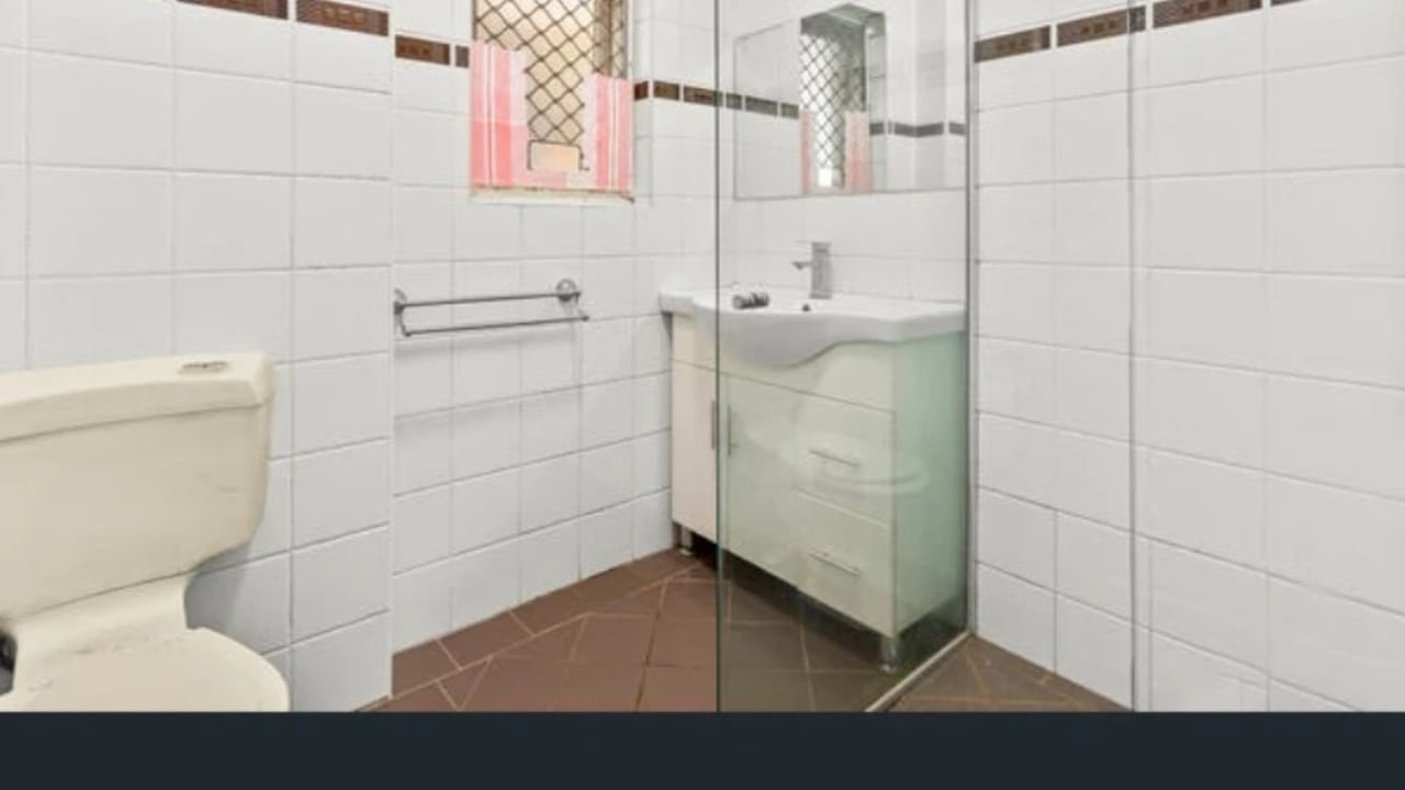 Whole property with 2 rooms for rent
